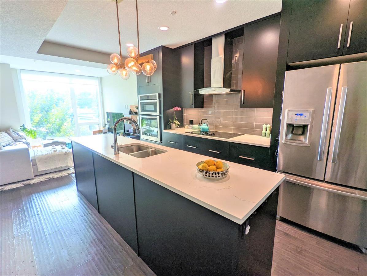 Monki Di Executive Suites - Glas - Luxury Inner City Home 3 Min To Downtown W Private Rooftop Patio Fireplace YYC Exterior foto